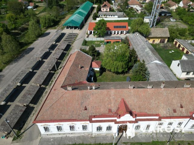 Patinás szállásépület Battonyán
