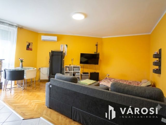Tégla garzonlakás a Marcal II-n