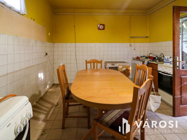 Tégla családi ház csendes utcában Békésen